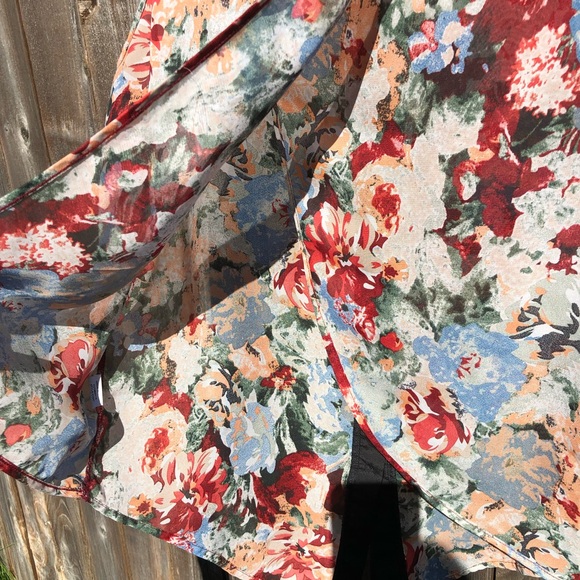 Mauve floral sleeveless top size large - Picture 9 of 16